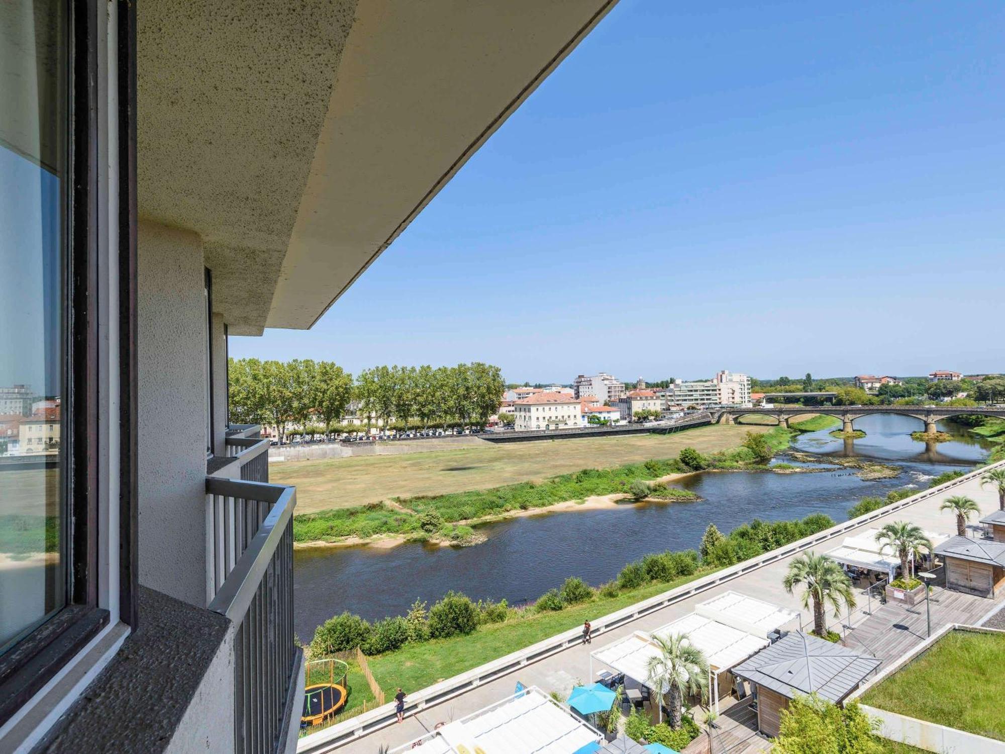 Hotel Ibis Styles Dax Centre Esterno foto