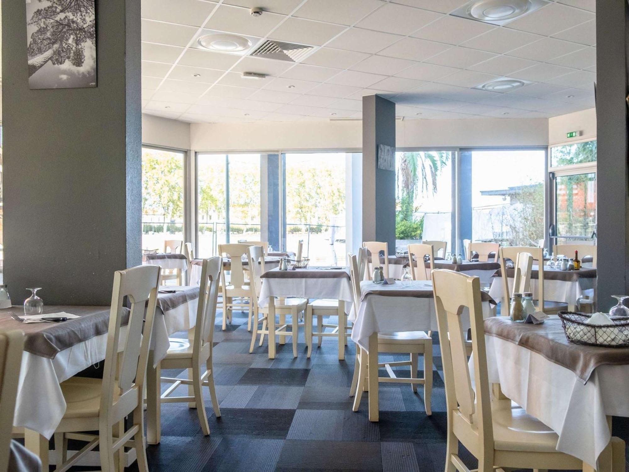 Hotel Ibis Styles Dax Centre Esterno foto