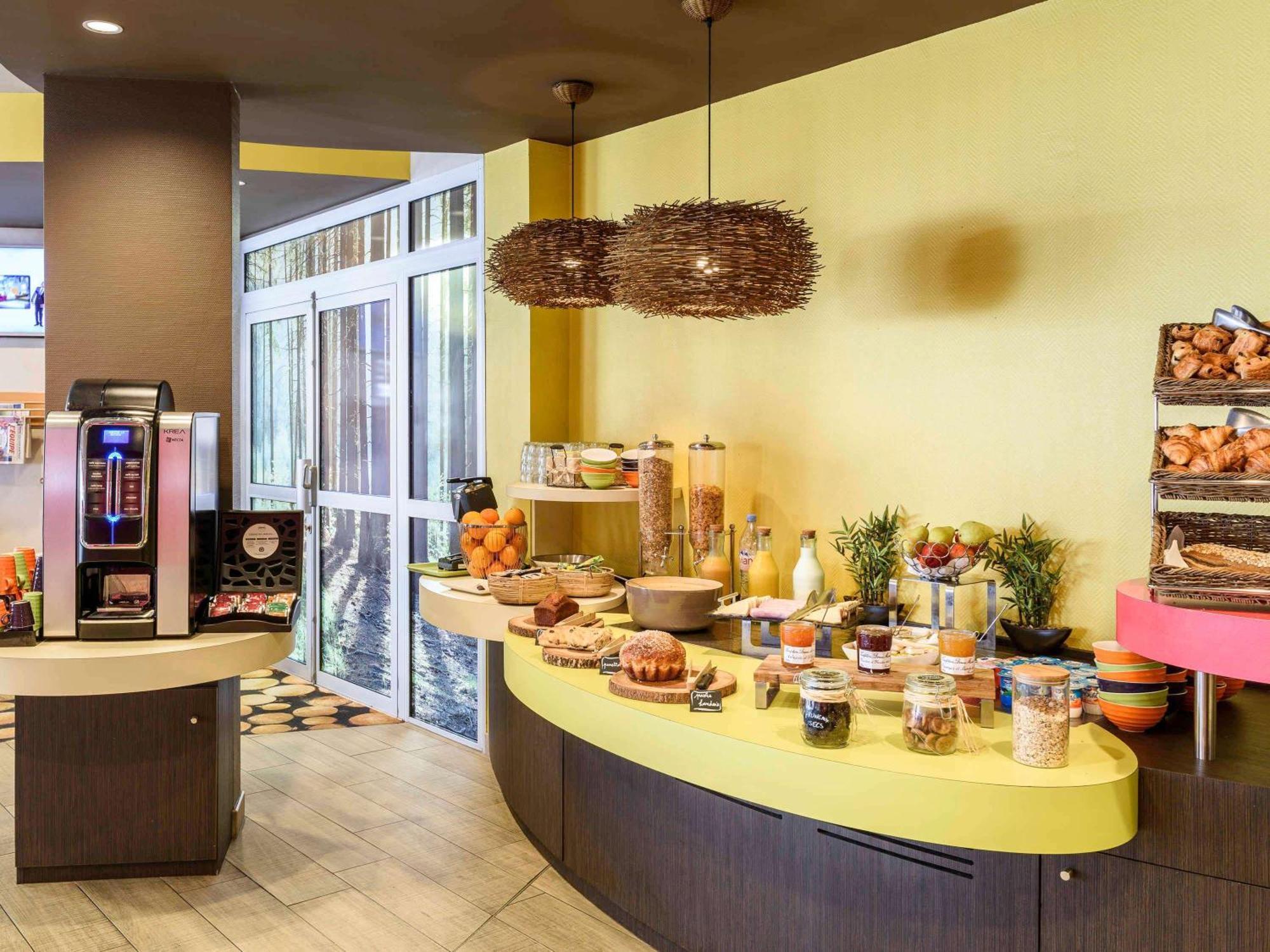 Hotel Ibis Styles Dax Centre Esterno foto