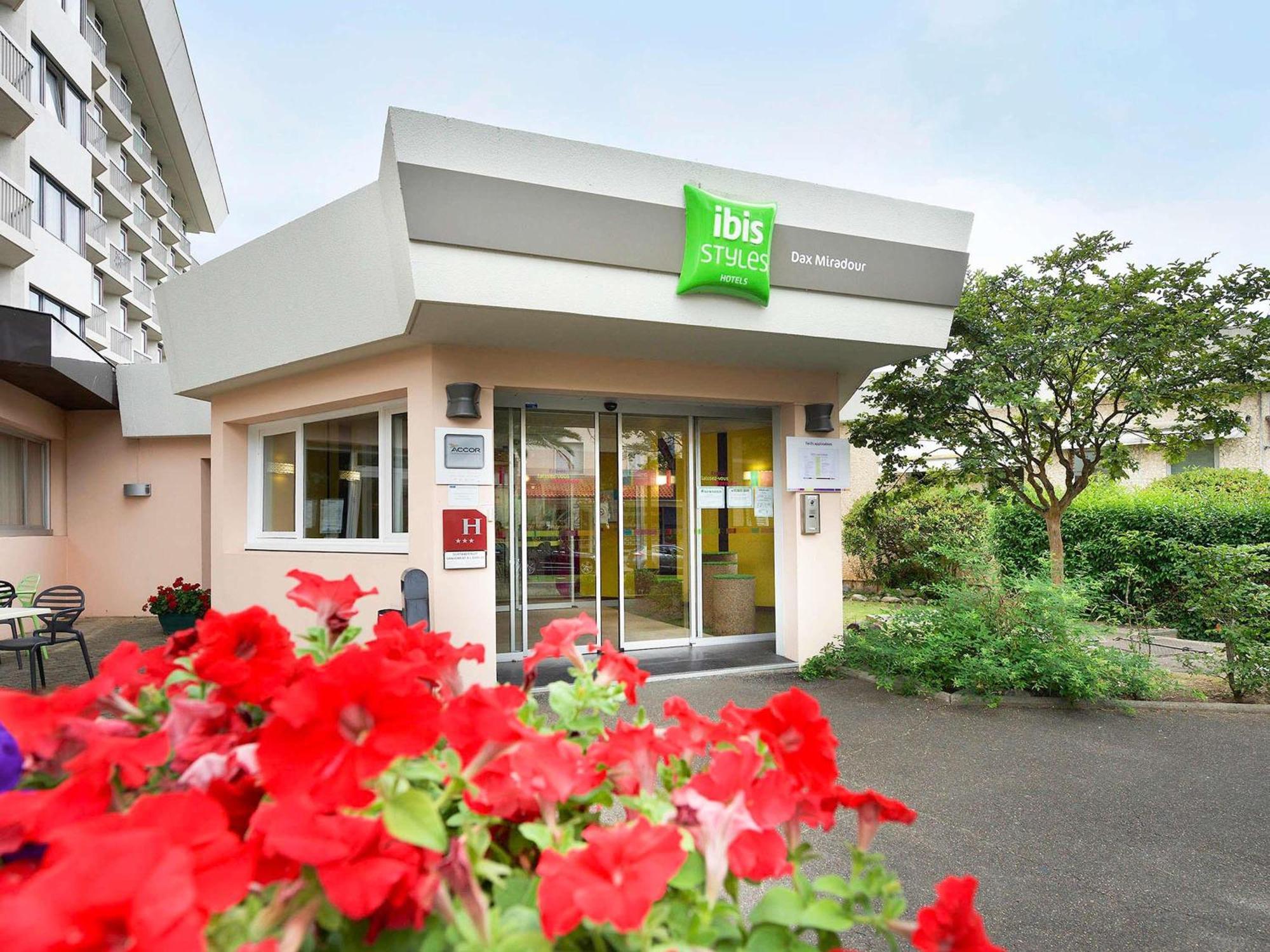 Hotel Ibis Styles Dax Centre Esterno foto